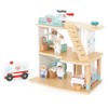 Viga Toys VIGA medinė ligoninė su greitosios medicinos pagalbos liftu, 15 vnt