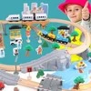 Malplay Medinė traukinuko trasa su elektriniu garvežiu ir 95 priedais