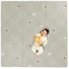 Taf Toys dvipusis storas vandeniui atsparus putų kilimėlis Fold & Play Checkers, 140× 140 cm