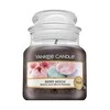 Mochi Yankee Candle uogų moči žvakė 104 g