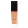 „Shiseido Synchro Skin Radiant Lifting“ skystas makiažo pagrindas, suteikiantis lygų odos atspalvį, 360 Citrine SPF 30, 30 ml