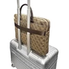 Guess PU 4G Stripe Metal Logo kompiuterio krepšys 14" rudas