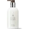 Molton Brown Suede Orris maitininantis Losjonas kūnui, 300 ml