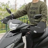 Rockbros D16-B Motorcycle-Compatible Windproof Atsparus vandeniui Handlebar Gloves - Juodas