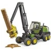 Bruder Profesionalios serijos „John Deere 1210E“ medvežė su 4 kamienais ir griebtuvu (02133)