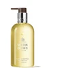 Molton Brown indiškų pipirnių plaukų šampūnas valomiesiems plaukams, 100 ml