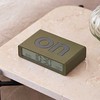 Lexon Flip Classic Žadintuvas dwustronnykhaki LR157K9