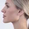 Again Jewelry Sidabriniai auskarai su grandinėle ir smaragdais AJKNS002