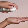 Living Proof Lyginamasis serumas garbanotiems plaukams „No Frizz“ (lygaus formavimo serumas) 45 ml