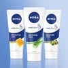 Nivea Raminamasis (rankų kremas) su alaviju ir simondsijų aliejumi. Gaivinantis rankų kremas 75 ml.