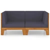 Dvivietė sofa su pilkomis pagalvėlėmis, akacijos masyvas
