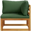 Kampinė sofa su pagalvėlėmis