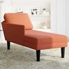 Poilsio sofa su pagalvės raudonai oranžiniu velveto audinys