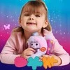 Curlimals Flutter Wonders Meškiukas Bella spalvingas interaktyvus pliušinis talismanas 18 cm