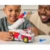 „Paw Patrol“ ugniagesių gelbėjimo automobilis su Maršalo gaisrinės mašinos figūrėle ir vandens raketomis