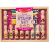 Vienas iš Melissa & Doug medinių antspaudų rinkinys 10 raštų su tušu ir kreidelėmis
