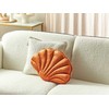 Beliani dekoratyvinė pagalvė CONSOLIDA Velvet 47 x 35 cm Oranžinė uniforma