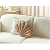 Beliani dekoratyvinė pagalvė CONSOLIDA Velvet 47 x 35 cm Smėlio spalvos Solid