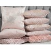 Beliani rinkinys iš 2 velour dekoratyvinių pagalvių romby 45 x 45 cm rožinė PASQUE