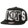 Mitchell & Ness Varsity Bust Snapback Brooklyn Nets HHSS6461-BNEYYPPPBLCK