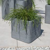 Kvadratinis sodo vazonas 30 x 30 cm Kubus su grioveliais kamuoliukas PATIO