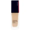 „Shiseido Synchro Skin Radiant Lifting Radiant“ skystas makiažo pagrindas, 340 Oak SPF 30, 30 ml