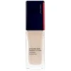 „Shiseido Synchro Skin Radiant Lifting“ skystas makiažo pagrindas, 350 Maple SPF 30, 30 ml