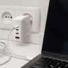 Adapteris Įkroviklis tinklo 140w gan 5-20v 2.5-5a 3 x usb-c pd 1 usb qc 3.0 baltas Qoltec