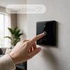 Qoltec Inteligentny dotykowy 1-kanałowy jungiklis wyłącznik światła | Wi-Fi | Timer | Tuya | Smart life | Hartowane szkło | Juodas