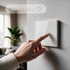 Qoltec Inteligentny dotykowy 3-kanałowy jungiklis wyłącznik światła | Wi-Fi | Timer | Tuya | Smart life | Hartowane szkło | Baltas