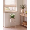 Beliani Gėlių stovas LUPINE 22 cm smėlio spalvos metalinis