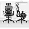 "HOMCOM" biuro kėdė Ergonomiška biuro kėdė su porankiu, galvos atlošu, juosmens atrama, reguliuojamo aukščio tinklinė sukamoji kėdė su supimo funkcija, atsilenkimo funkcija, kojų atrama juoda