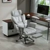 "HOMCOM" biuro kėdė su atsilenkimo funkcija, ergonomiška biuro kėdė, reguliuojamo aukščio sukamoji kėdė su kojų atrama, minkšta, keliamoji galia iki 120 kg, skirta biurui, kabinetui, šviesiai pilka