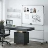 HOMCOM Magnetinė lenta 120 x 90 cm Dvipusė magnetinė lenta su stovu, ratukais, 6 žymekliais ir 1 trintuku, 360° pasukama, 3 pakopų reguliuojama magnetinė lenta biurui, namams