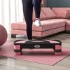 "HOMCOM step board" aerobikos treniruoklis, reguliuojamo aukščio su 3 lygiais (10/15/20 cm), skirtas treniruokliams lauke ir patalpose, kurio keliamoji galia iki 150 kg 80 x 31 x 10-20 cm