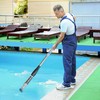 Akumuliatorinis baseino dulkių siurblys su šepečiu, lengvas baseino siurblys su reguliuojamu strypu