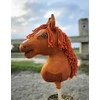 Super Hobby Horse Medinis žaislinis arkliukas – kaštoninis Premium