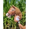 Super Hobby Horse Medinis hobio arkliukas rudas su karčiais
