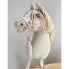 Super Hobby Horse Hobio žirgo kantaras su baltais pūkais ir pavadžiu (balta/rožinė)