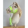 Super Hobby Horse Hobio žirgo kantaras su balta pūkuota apdaila ir pavadžiu – neoninis žalias / baltas