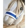 Super Hobby Horse Hobio arklio kantaras A3 su balta pūkuota apdaila ir pavadžiu