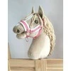 Super Hobby Horse Reguliuojamas kantaras hobi arkliukui – rožinis su balta pūkine apdaila