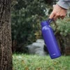 „Quokka Solid“ su dirželiu - nerūdijančio plieno termosas 630 ml su dirželiu (Prieblandos spalvos Mėlyna)