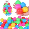 Jokomisiada Spalvoti kamuoliukai Baseino kamuoliukai 6 cm 50vnt. minkštų plastikinių kamuoliukų ZA5411