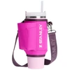 Stanley Termo puodelio su šiaudeliu dėklas „The All-Day Quencher Carry-All 0.89L“ violetinis