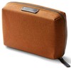 Skrzynkazdrewna „Bellroy Tech Kit Compact“ – mobiliųjų priedų organizatorius (bronzos spalvos)