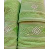 Rankšluostis Baltas medvilninis kilpinis chalatas, XL, 500g/m², su 3 žaliais siuvinėtais rankšluosčiais, 30x50 cm, 50x90 cm, 70x140 cm, gerai sugeria vandenį, šoninės kišenės, klasikinis dizainas, vonios rinkinys