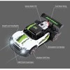 Radijo bangomis valdomas automobilis su dūmų efektais, raudonas