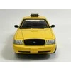 Greenlight Collectibles „Greenlight“ kolekcionuojami daiktai – 1/24 „Creed“ (2015 m.) – 1999 m. „Ford Crown Victoria Philly Taxi“