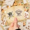 Paladone „One Piece“ žaidimo kortos skardinėje dėžutėje